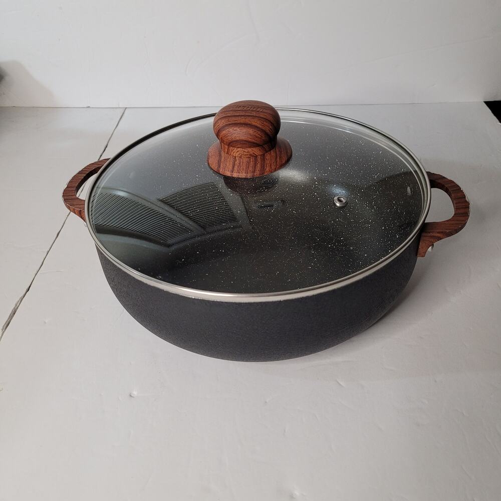Versatile 4qt Non-Stick Saucepan with Stylish Wood-Like Handles